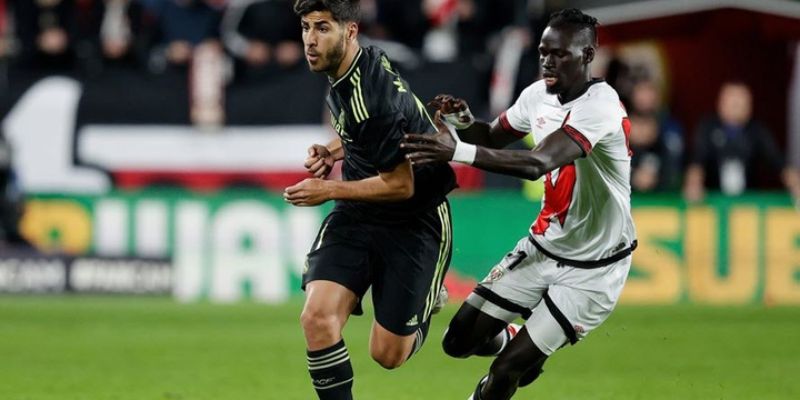 Phân tích dữ liệu phản ánh sức mạnh chênh lệch giữa hai đội